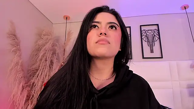 Snapshot of Rebeca_jones chatting on October 16, 2025, 12:35 pm Rebeca jones online show from October 16, 2025, 12:35 pm