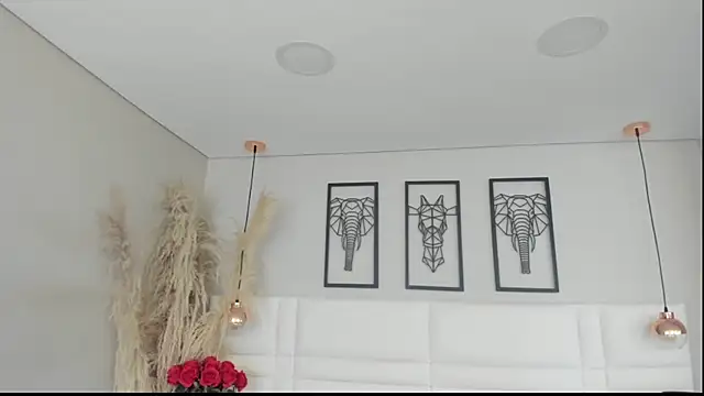 Snapshot of Rebeca_jones chatting on October 1, 2025, 12:20 pm Rebeca jones online show from October 1, 2025, 12:20 pm