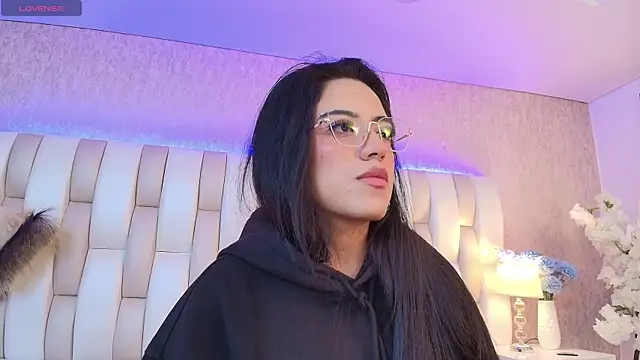 Snapshot of Rebeca_jones chatting on March 21, 2025, 1:01 pm Rebeca jones online show from March 21, 2025, 1:01 pm