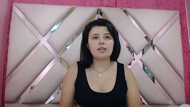 Snapshot of nathaly_low1 chatting on November 4, 2025, 2:59 am nathaly low1 online show from November 4, 2025, 2:59 am