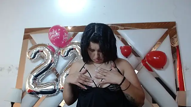 Snapshot of nathaly_low1 chatting on January 16, 2026, 1:15 pm nathaly low1 online show from January 16, 2026, 1:15 pm