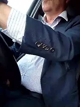 stiffandlubedxh online show from February 25, 2026, 8:08 pm