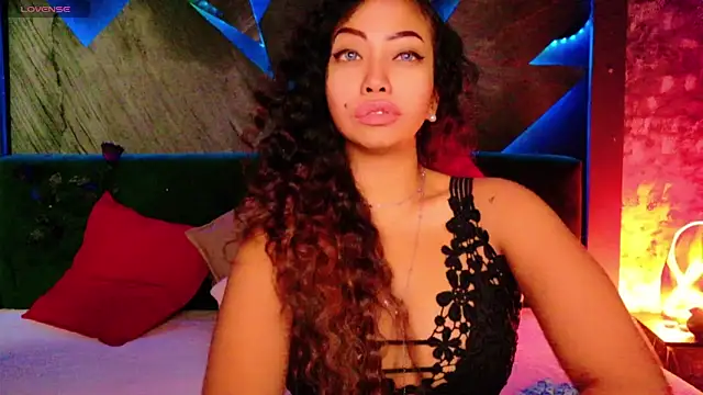 Snapshot of ElyaQuinn chatting on November 25, 2025, 7:30 am ElyaQuinn online show from November 25, 2025, 7:30 am