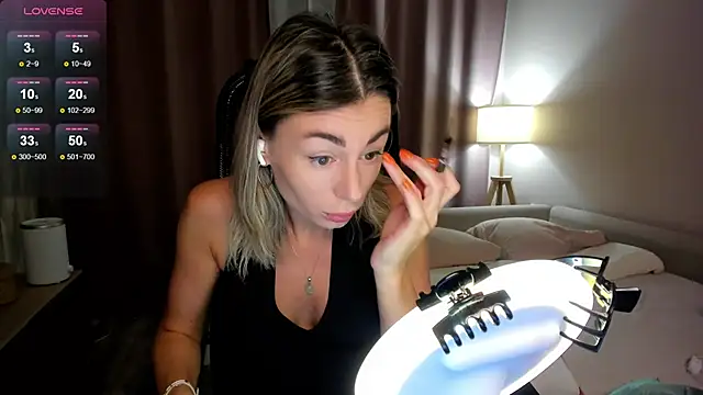 Snapshot of DannaEvan chatting on November 28, 2025, 1:28 am DannaEvan online show from November 28, 2025, 1:28 am