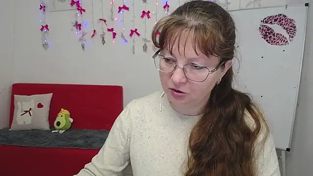 VanessaHotts online show from April 22, 2026, 5:14 am