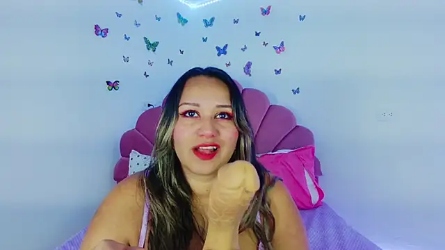 Snapshot of paula_brausin chatting on October 22, 2025, 12:54 am paula brausin online show from October 22, 2025, 12:54 am