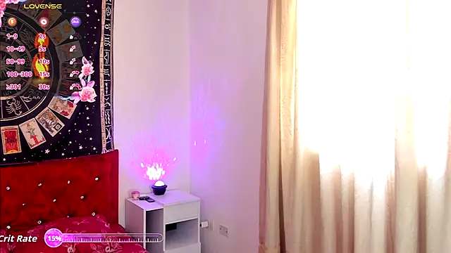 luna del rey  online show from September 27, 2025, 4:46 pm