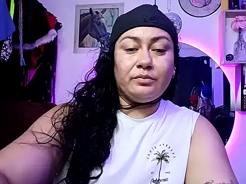 AliceFox Milf online show from March 29, 2026, 5:31 am