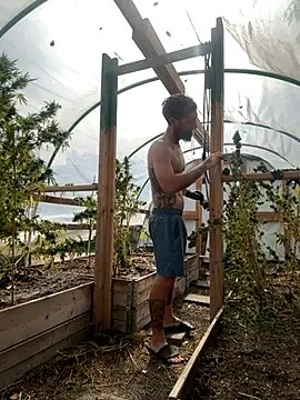 Snapshot of mandjpuff2 chatting on October 19, 2025, 7:49 pm mandjpuff2 online show from October 19, 2025, 7:49 pm