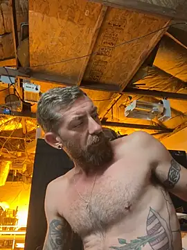 Snapshot of mandjpuff2 chatting on September 10, 2025, 6:45 am mandjpuff2 online show from September 10, 2025, 6:45 am