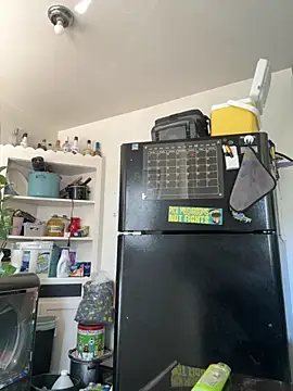 Snapshot of mandjpuff2 chatting on October 7, 2025, 5:36 pm mandjpuff2 online show from October 7, 2025, 5:36 pm