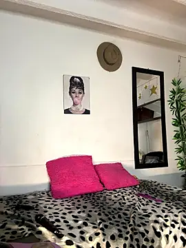 lonely shewolf online show from January 7, 2026, 8:47 pm