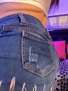 lonely shewolf online show from November 14, 2025, 6:00 pm