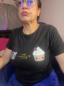 lonely shewolf online show from March 23, 2026, 7:25 pm