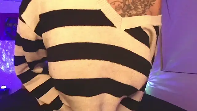 Snapshot of chanell_tattoo chatting on March 21, 2025, 12:29 am chanell tattoo online show from March 21, 2025, 12:29 am