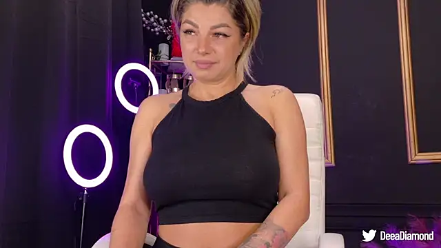 Snapshot of DeeaDiamondd chatting on March 22, 2025, 7:42 pm DeeaDiamondd online show from March 22, 2025, 7:42 pm