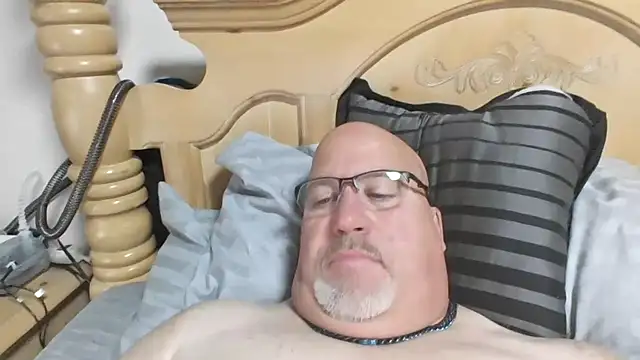 Bigbear0563 online show from November 10, 2025, 5:40 pm