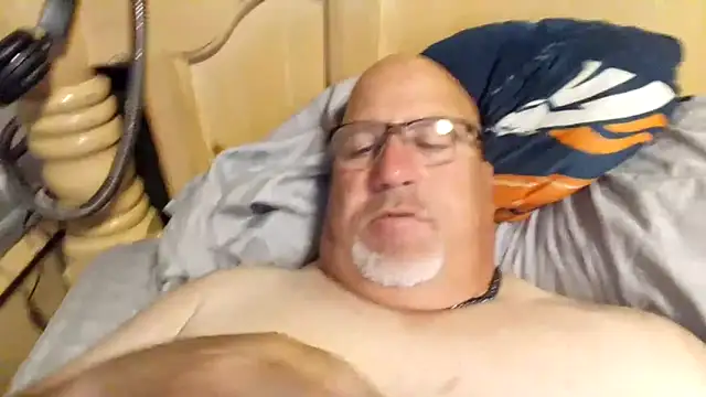 Snapshot of Bigbear0563 chatting on June 22, 2026, 5:26 am Bigbear0563 online show from June 22, 2026, 5:26 am