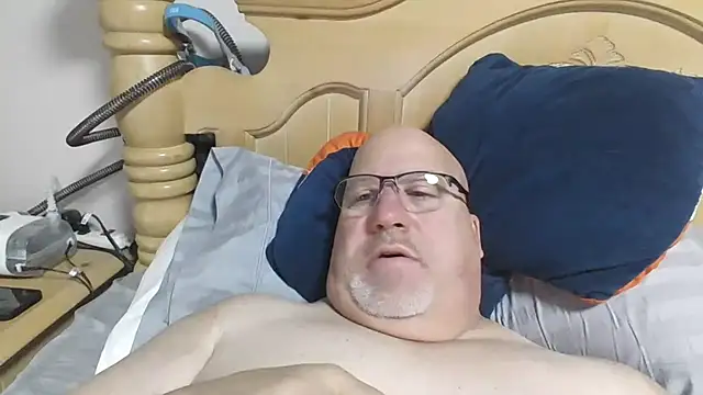 Bigbear0563 online show from February 8, 2026, 4:26 pm