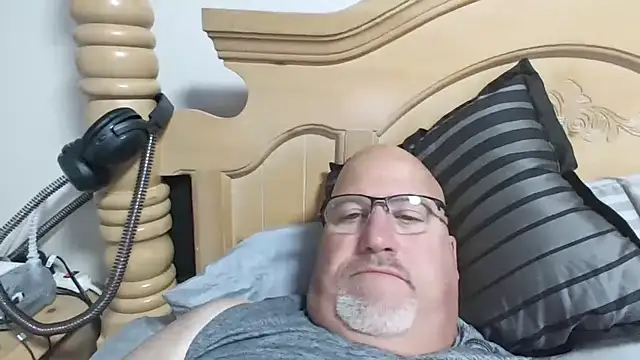 Bigbear0563 online show from September 30, 2025, 4:24 pm