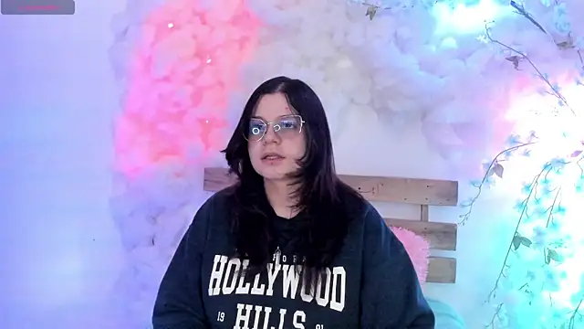 Mey moon online show from February 4, 2025, 8:59 pm