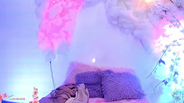 Mey moon online show from January 27, 2025, 8:39 pm