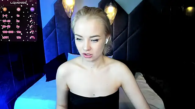 StephanieSweety online show from February 25, 2025, 10:31 pm