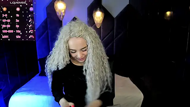 StephanieSweety online show from March 20, 2025, 7:46 pm