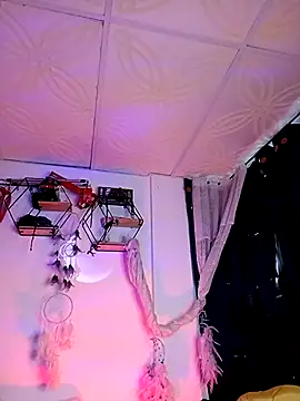 Snapshot of Piafisher1 chatting on March 22, 2025, 12:57 pm Piafisher1 online show from March 22, 2025, 12:57 pm