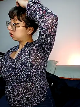 Snapshot of Piafisher1 chatting on November 8, 2025, 1:20 am Piafisher1 online show from November 8, 2025, 1:20 am