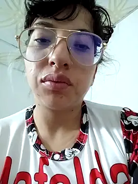 Snapshot of Piafisher1 chatting on March 17, 2025, 9:55 am Piafisher1 online show from March 17, 2025, 9:55 am