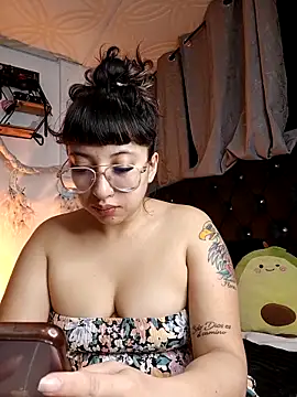 Snapshot of Piafisher1 chatting on October 23, 2025, 1:15 am Piafisher1 online show from October 23, 2025, 1:15 am