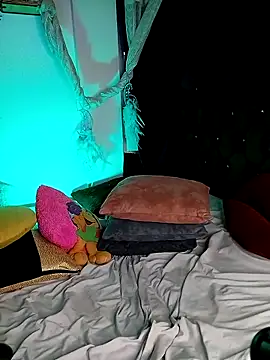 Snapshot of Piafisher1 chatting on March 17, 2025, 12:57 pm Piafisher1 online show from March 17, 2025, 12:57 pm