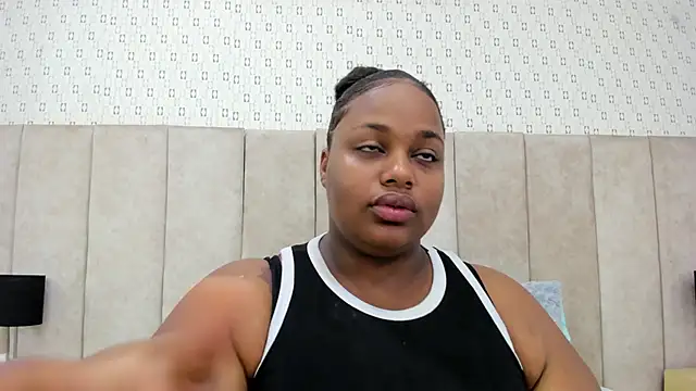 KiaraBrownn online show from October 27, 2025, 1:23 pm