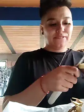 Snapshot of TamySweetness chatting on December 4, 2025, 12:26 pm TamySweetness online show from December 4, 2025, 12:26 pm