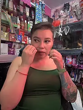 Snapshot of TamySweetness chatting on November 17, 2025, 4:11 pm TamySweetness online show from November 17, 2025, 4:11 pm