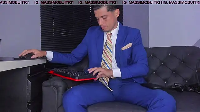 massimo g online show from November 17, 2025, 11:03 am