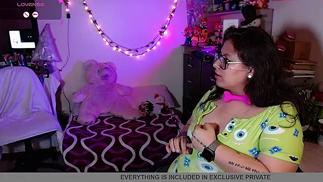 Snapshot of _lilith_heavy chatting on December 19, 2025, 9:55 am lilith heavy online show from December 19, 2025, 9:55 am