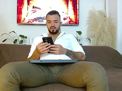 mathew vidal1 online show from November 13, 2025, 3:54 am