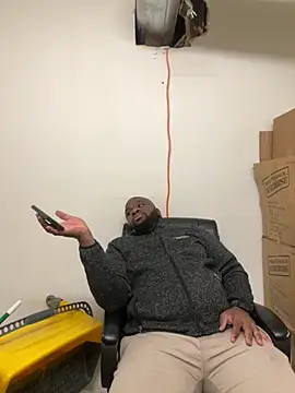 Snapshot of africandickxxl chatting on December 4, 2025, 1:32 pm africandickxxl online show from December 4, 2025, 1:32 pm