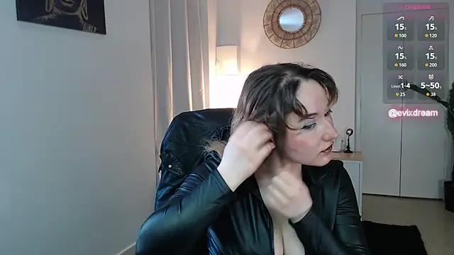 Crystal-dreamt online show from April 19, 2026, 8:37 am