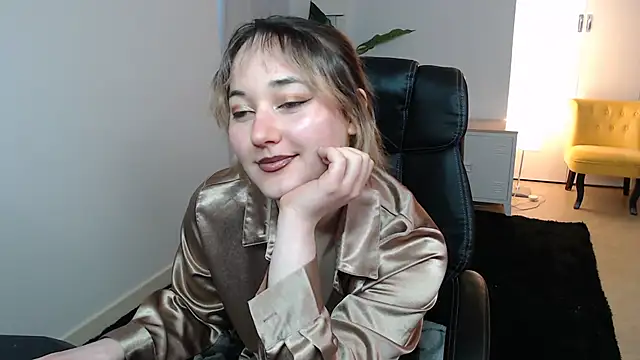 Crystal-dreamt online show from February 19, 2026, 8:33 am