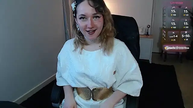 Crystal-dreamt online show from April 14, 2026, 8:52 am