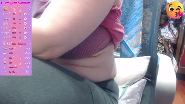 Snapshot of sweetbbabe chatting on October 25, 2025, 10:14 am sweetbbabe online show from October 25, 2025, 10:14 am