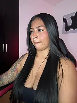 Snapshot of meganjames1 chatting on May 11, 2026, 11:57 pm meganjames1 online show from May 11, 2026, 11:57 pm