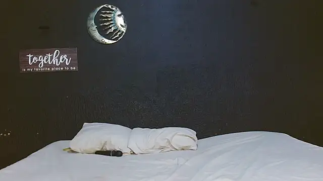 Snapshot of ASTRIDBULM chatting on October 23, 2025, 8:51 pm ASTRIDBULM online show from October 23, 2025, 8:51 pm