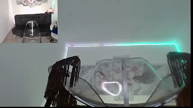 jazmin ross online show from April 18, 2026, 3:09 am