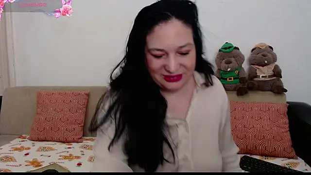 ElenaRose90 online show from November 19, 2025, 9:37 pm