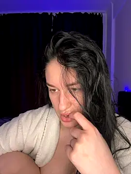 moniqque online show from October 12, 2025, 12:06 pm