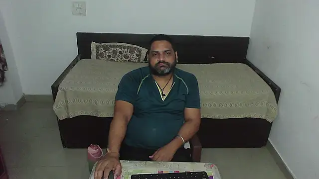 Snapshot of rentarob chatting on April 28, 2026, 5:39 pm rentarob online show from April 28, 2026, 5:39 pm